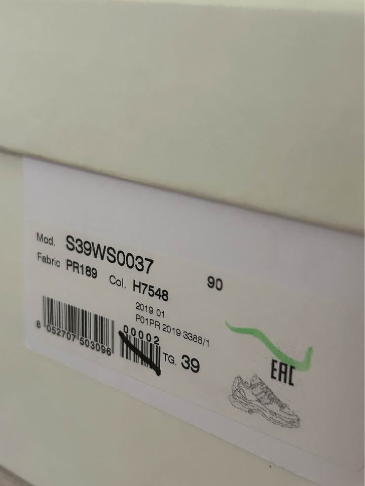 Maison Margiela sneakers in box - photo 2