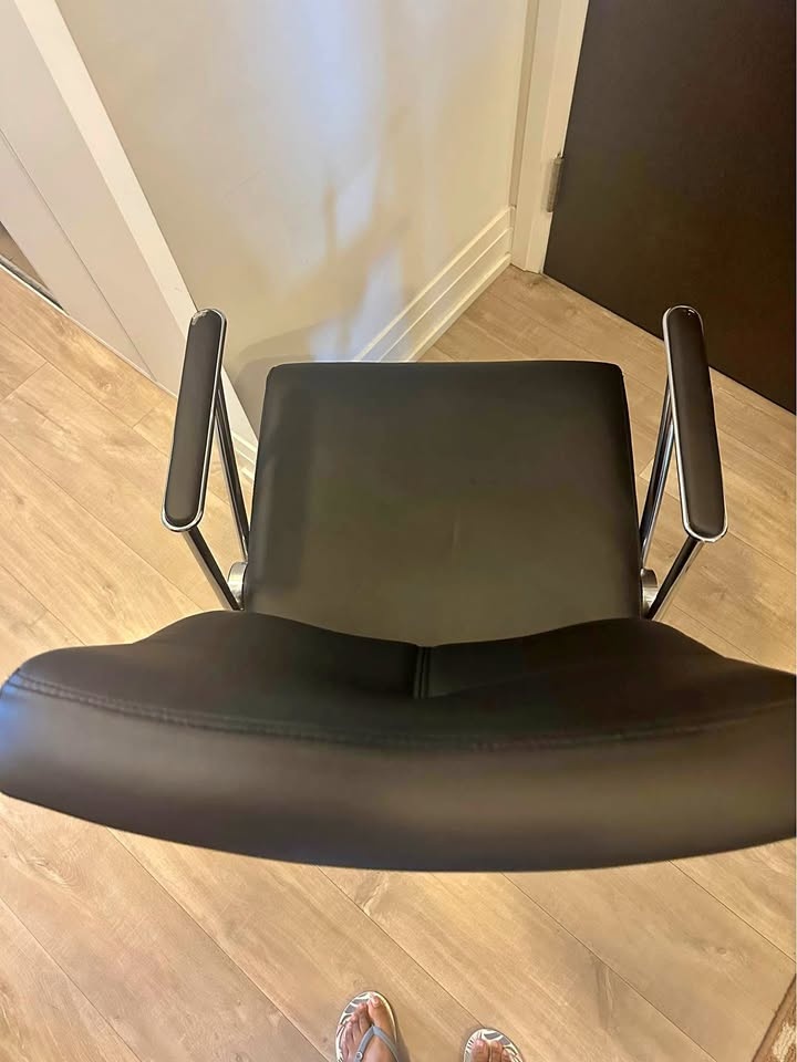 Work chair
