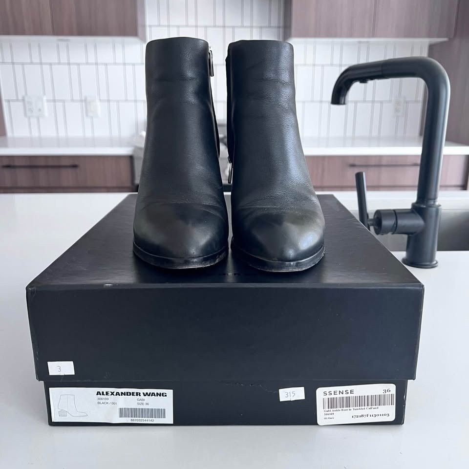 Shoes SZ 35.5-36 moving sale - photo 2