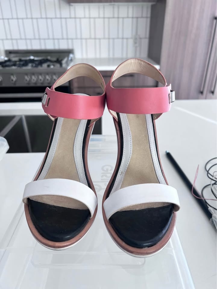 Shoes SZ 35.5-36 moving sale - photo 3