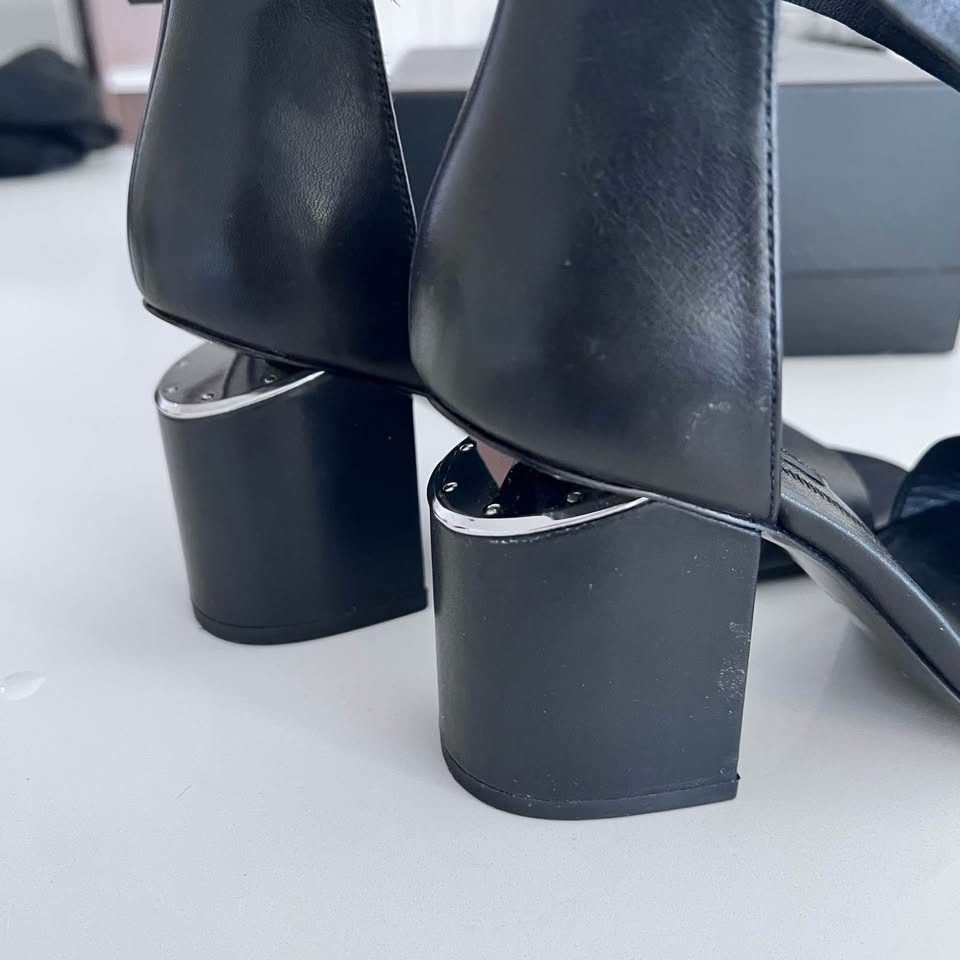 Shoes SZ 35.5-36 moving sale - photo 5