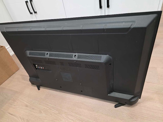 Samsung series 5 43" TV - photo 2