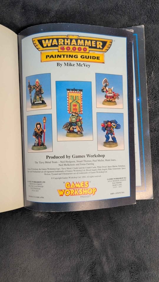 Eavy Metal Warhammer 40,000 Painting Guide - 1994 - photo 3