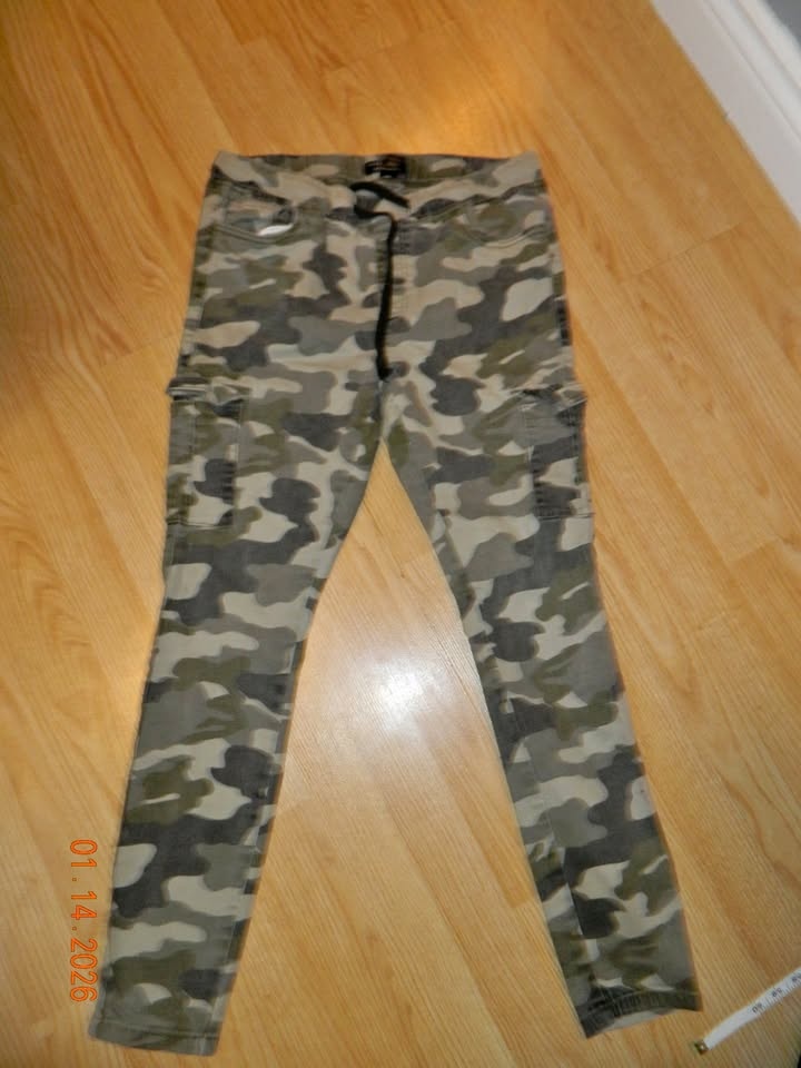 🥕SWS WOMENS CARGO JEGGING..size L elastic waist..EUC