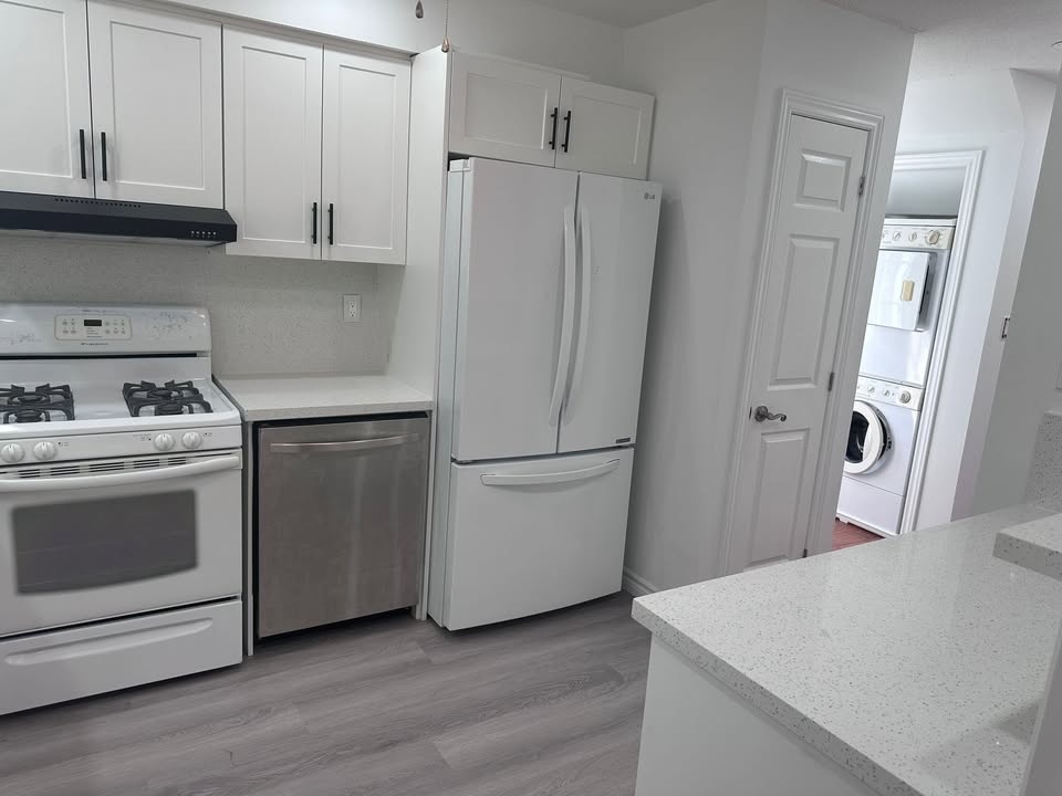 3 Beds 2 Baths House - photo 3