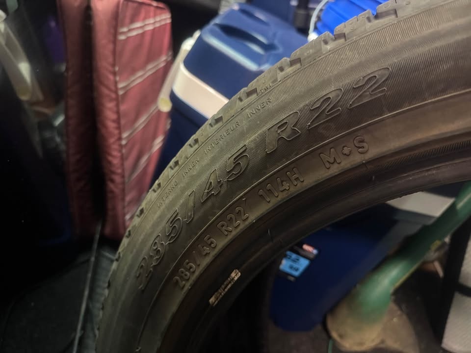 285 45 22 / 285/45 R22 Pirelli - photo 2
