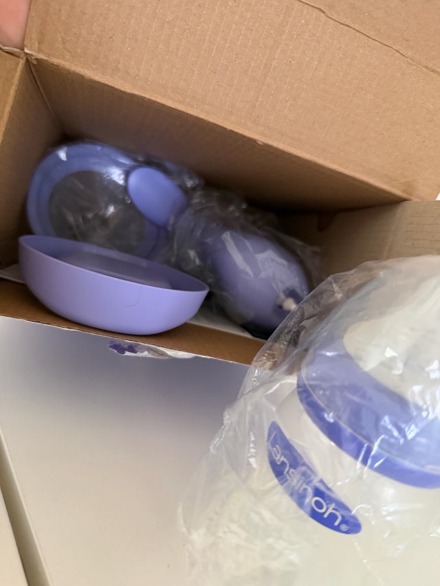 Lansinoh Manual Breast Pump - photo 2
