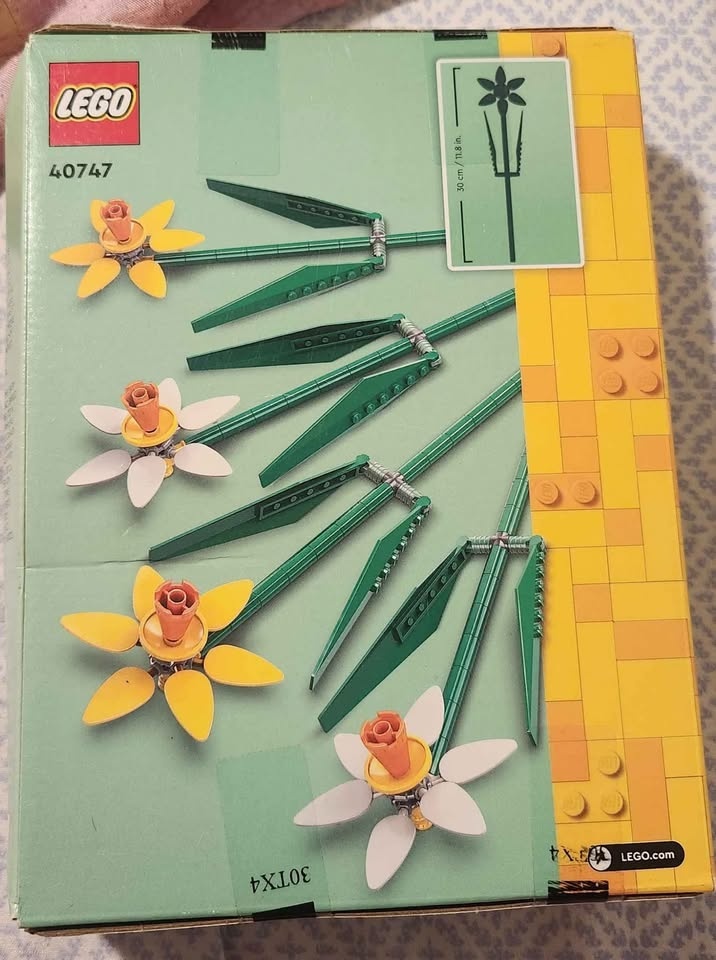 Daffodils (lego) - photo 2