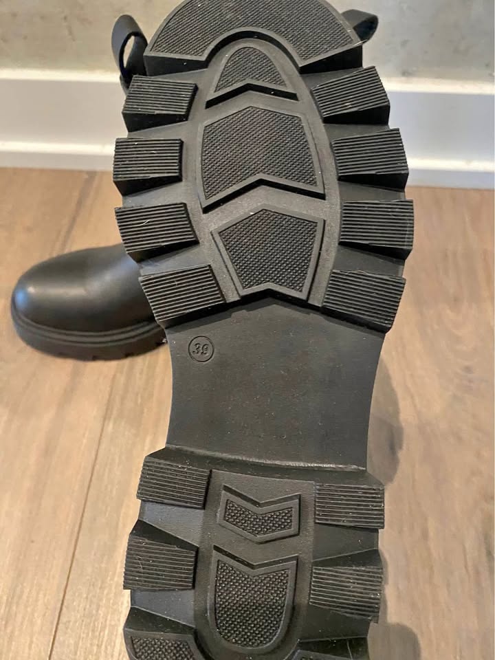 L’INTERVALLE Hayes Leather Boots - Size 39 - photo 2