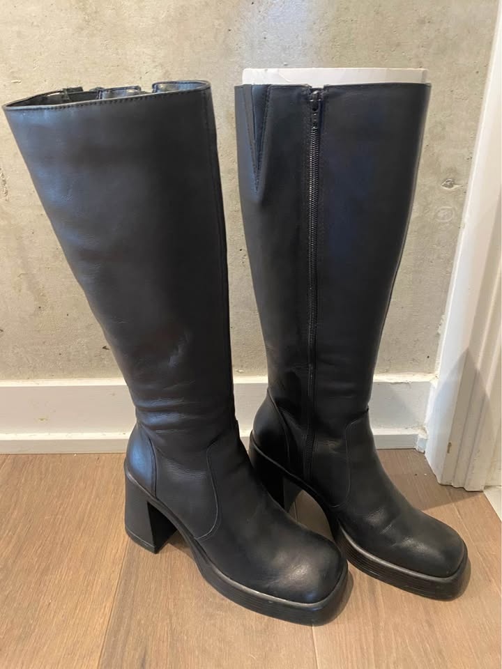 STEVE MADDEN Size 8.5 - Black FANATIK Leather Boots