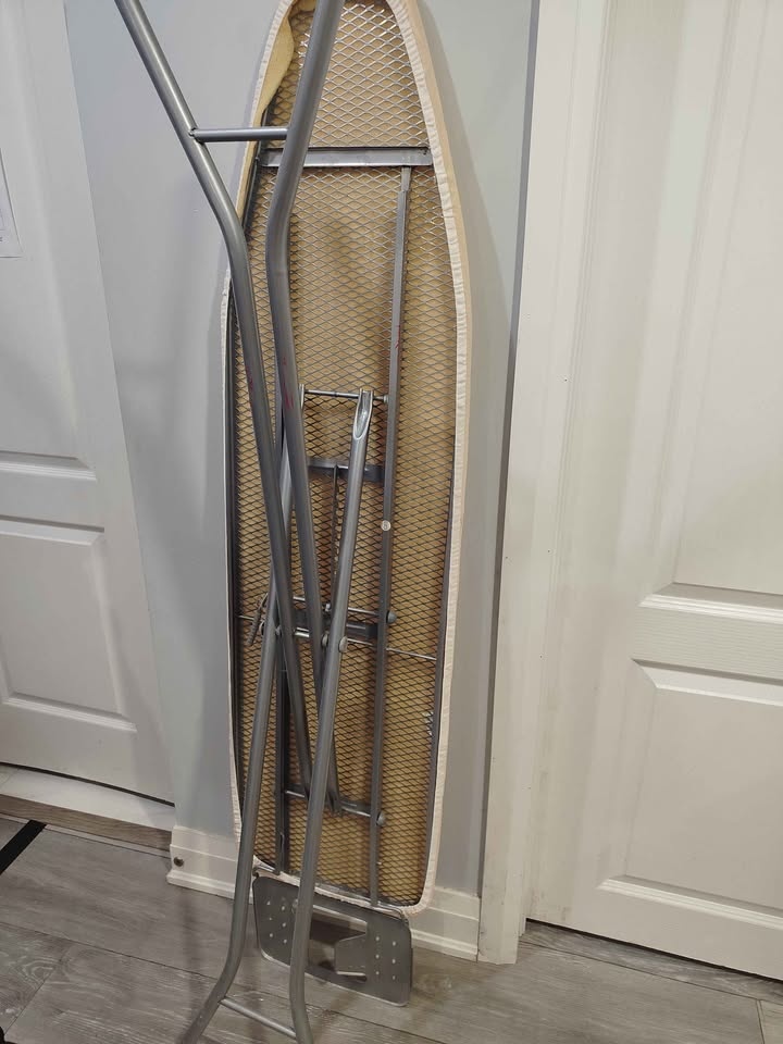 Ironing Board/Table - photo 3