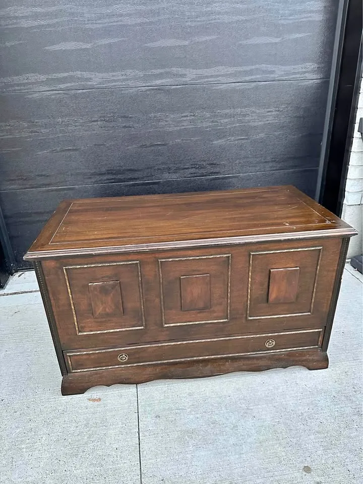 Storage chest thumbnail