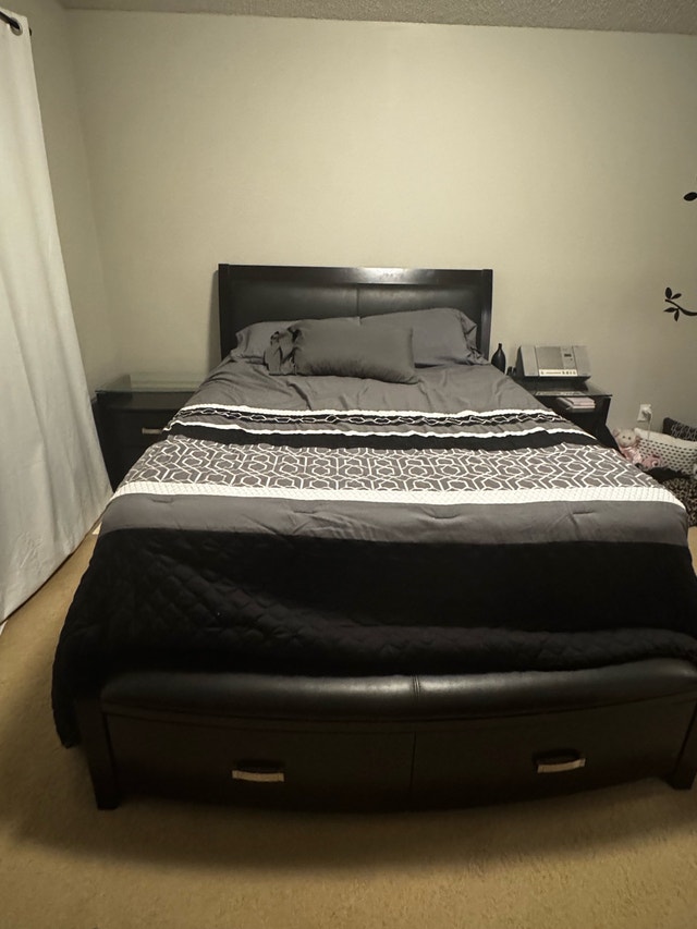 Queen Bedroom Set - photo 2