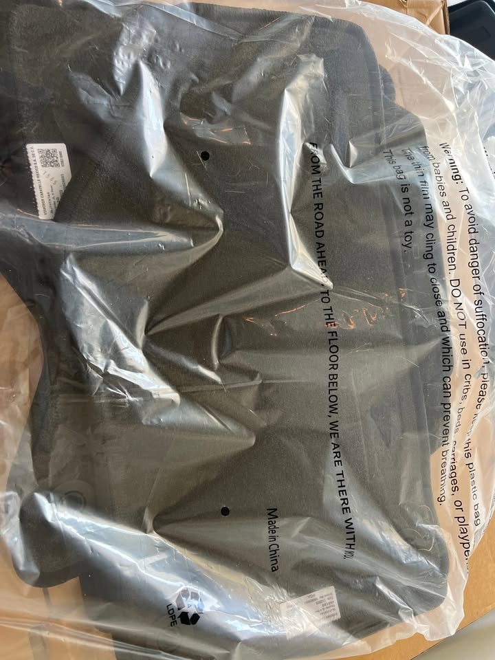 Jeep Gladiator JT Front & Rear Floor Mats – 2020–2023 - photo 3
