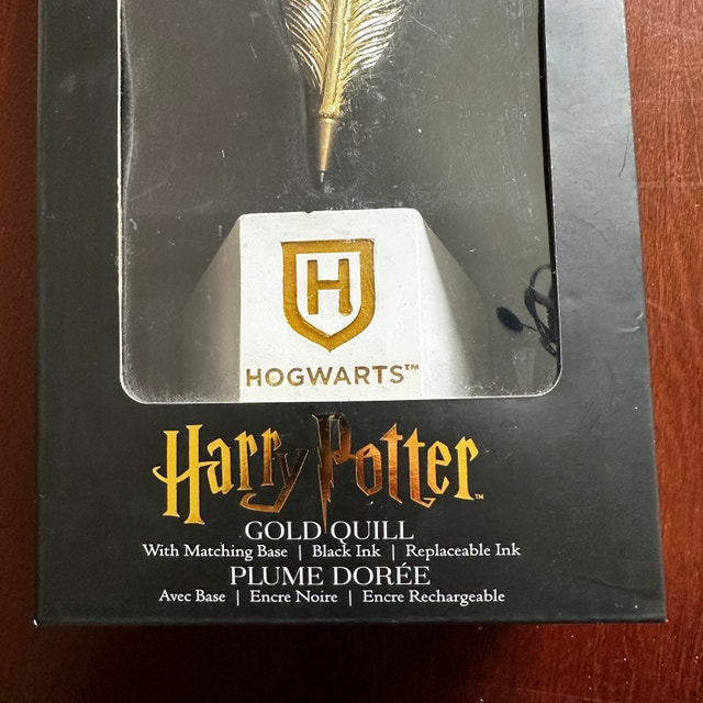 Harry Potter Hogwarts Gold Quill Pen - photo 3