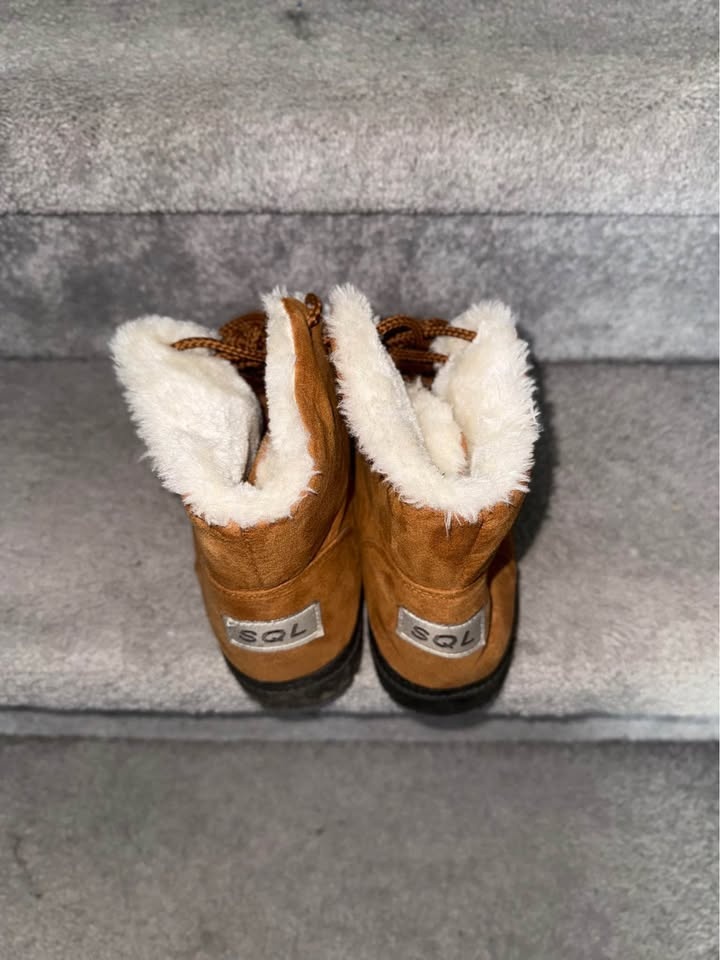 Woman’s winter boots - photo 2