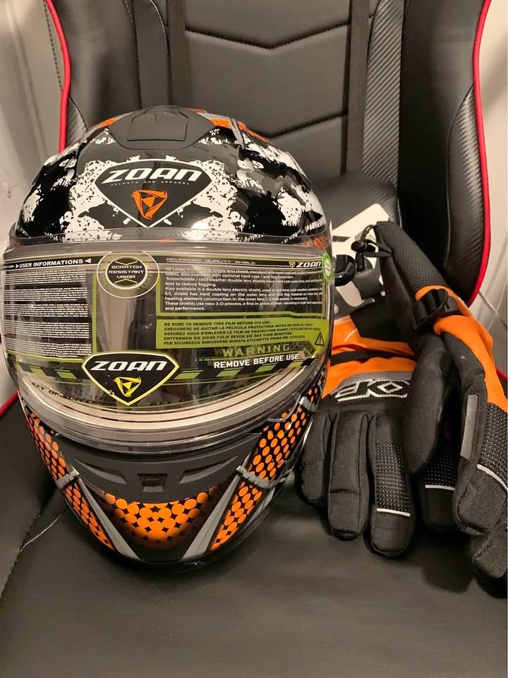 Zoan helmet with CKX Gloves
