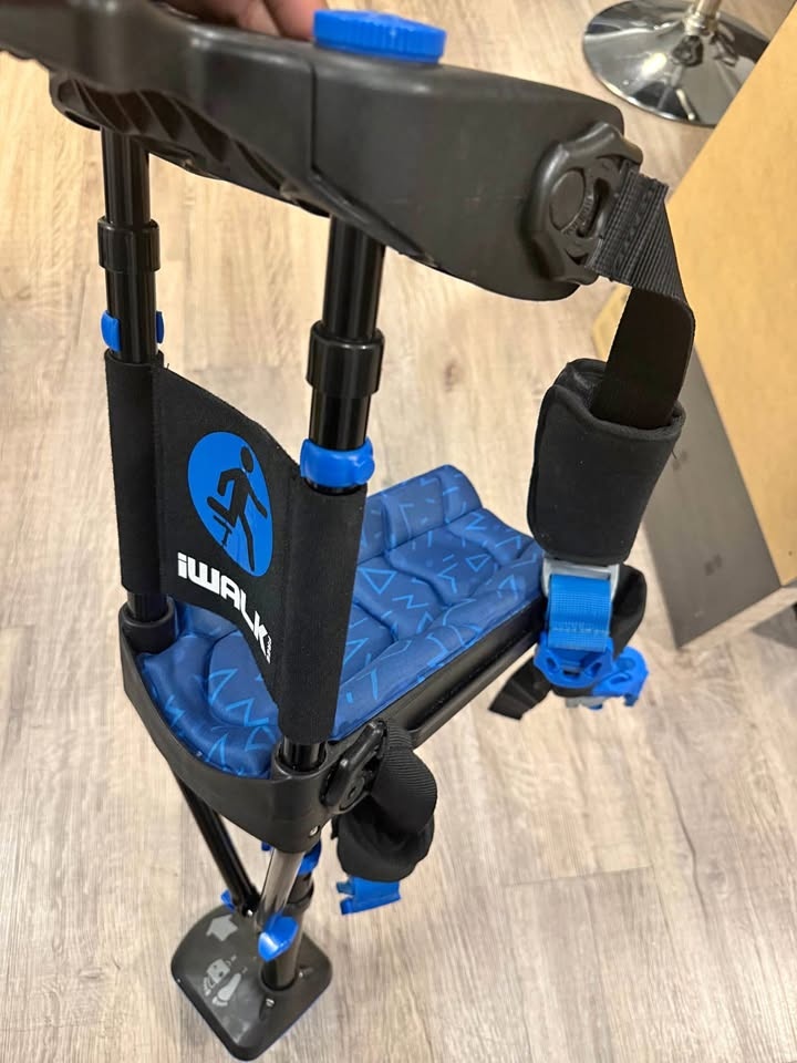 Hands Free Knee Crutch iwalk