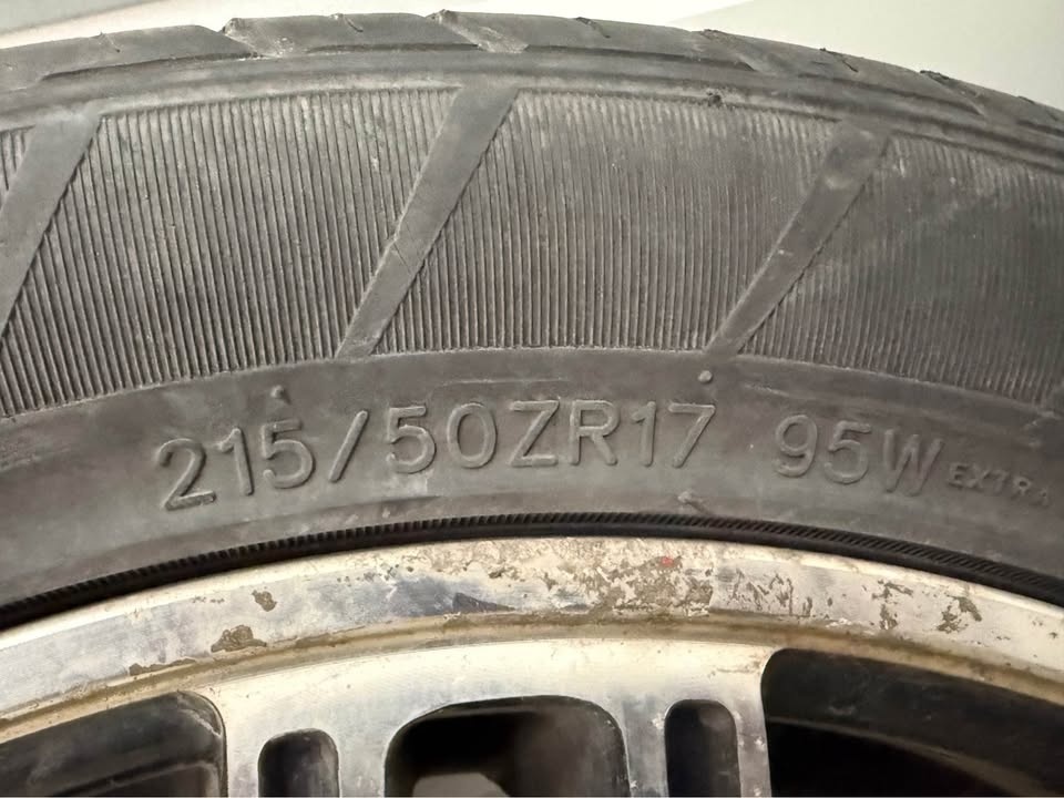 215/50ZR17 Dynamo Summer tire/rims x4 - photo 3