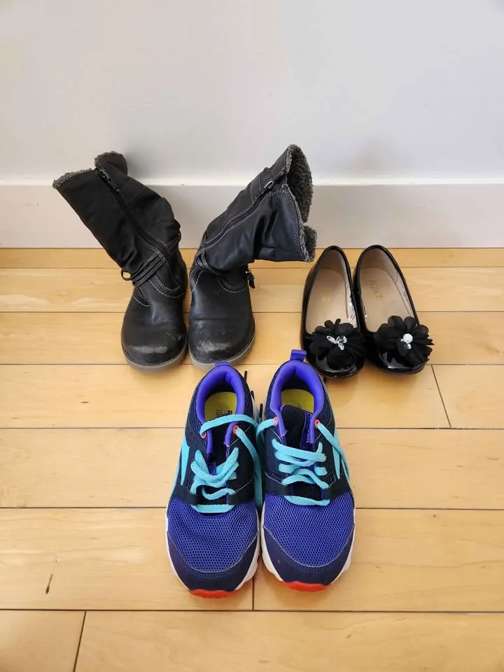Girls Shoes: Old Nay, Vans, Reebok, Keen, AE, Gymboree image indicator(3)
