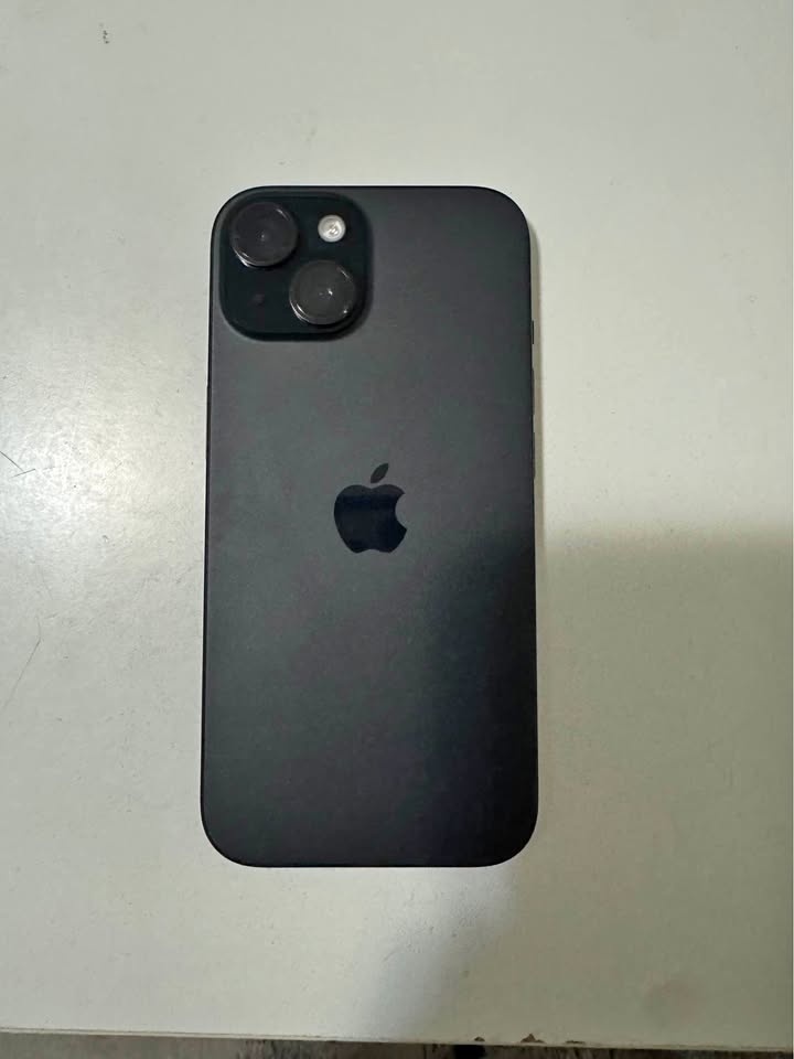 iPhone 15 – 128GB (84% Battery Health)