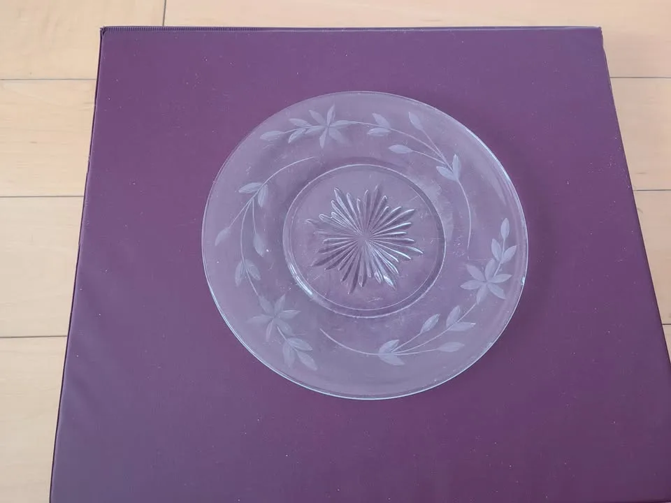 Set Of 6 Pressed Glass Dessert Plates image indicator(2)