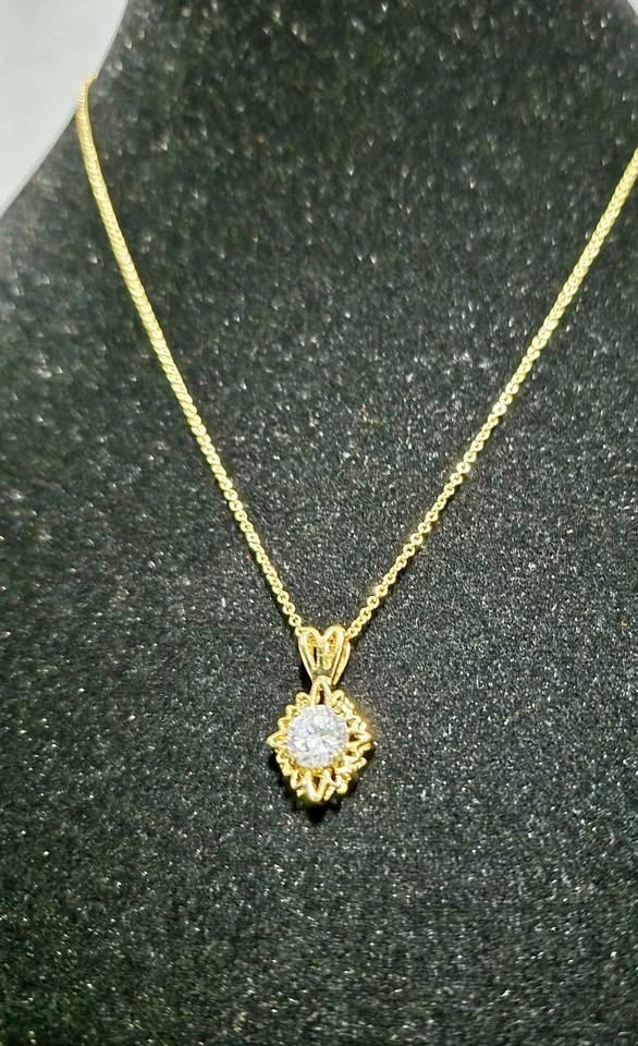 Nice Gemmed Necklace $15