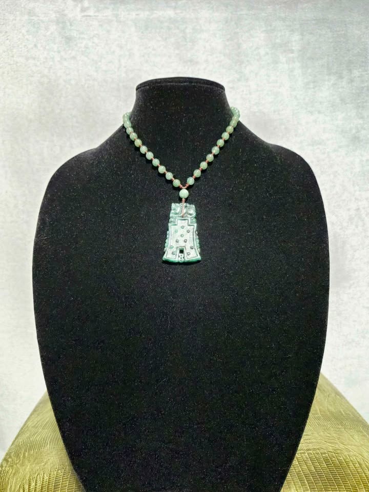 Beautiful Nephrite Jade Necklace $140 - photo 3