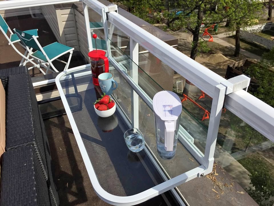 AMAZING RAILING TABLE