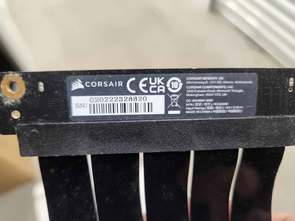 Premium PCIe 4.0 x16 Extension Cable, 300mm - photo 2