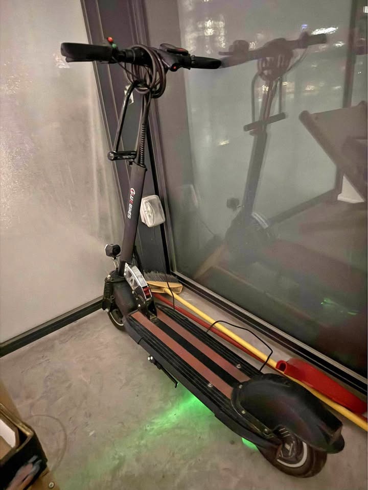 JJ’s E-Bike Electric Scooter – 42 km/h, 30+ km Range (2024)