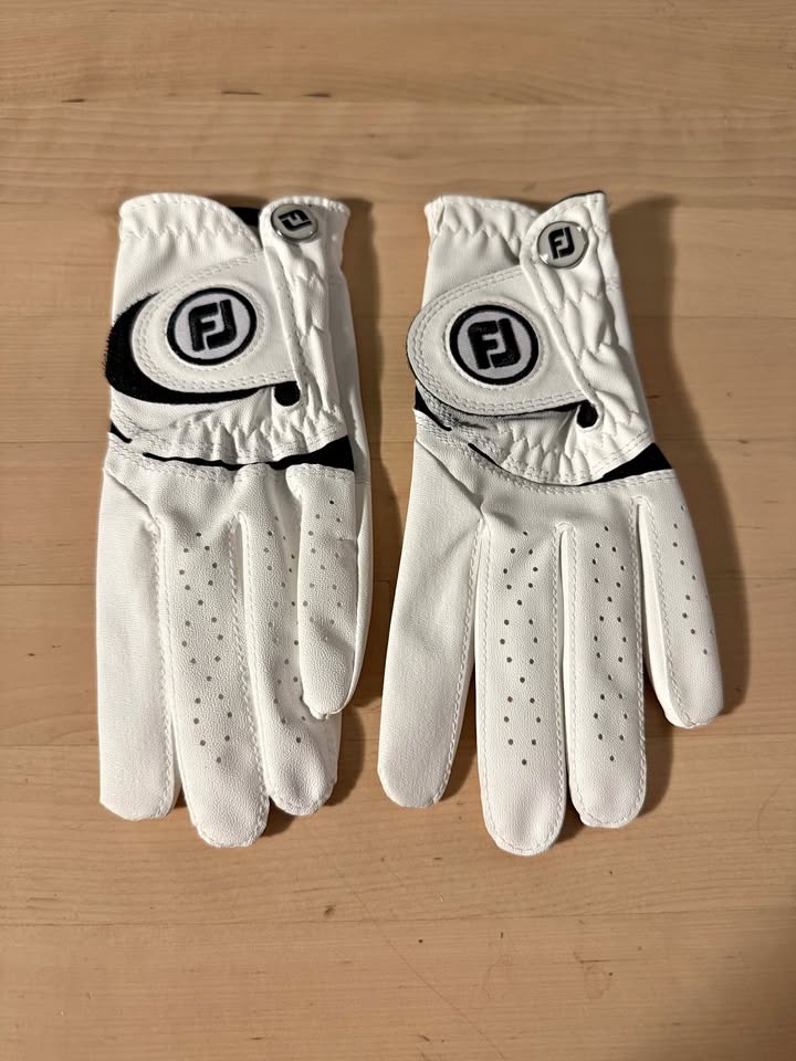 Footjoy golfing gloves