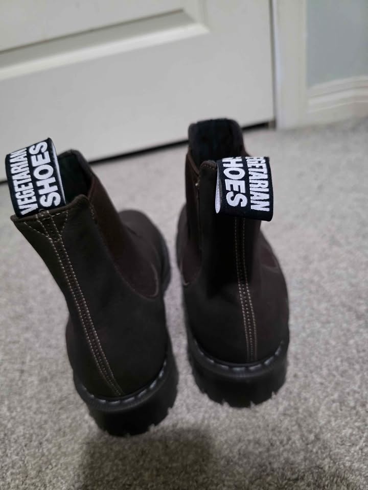 Black Vegetarian Shoes boots (size 9) - photo 3