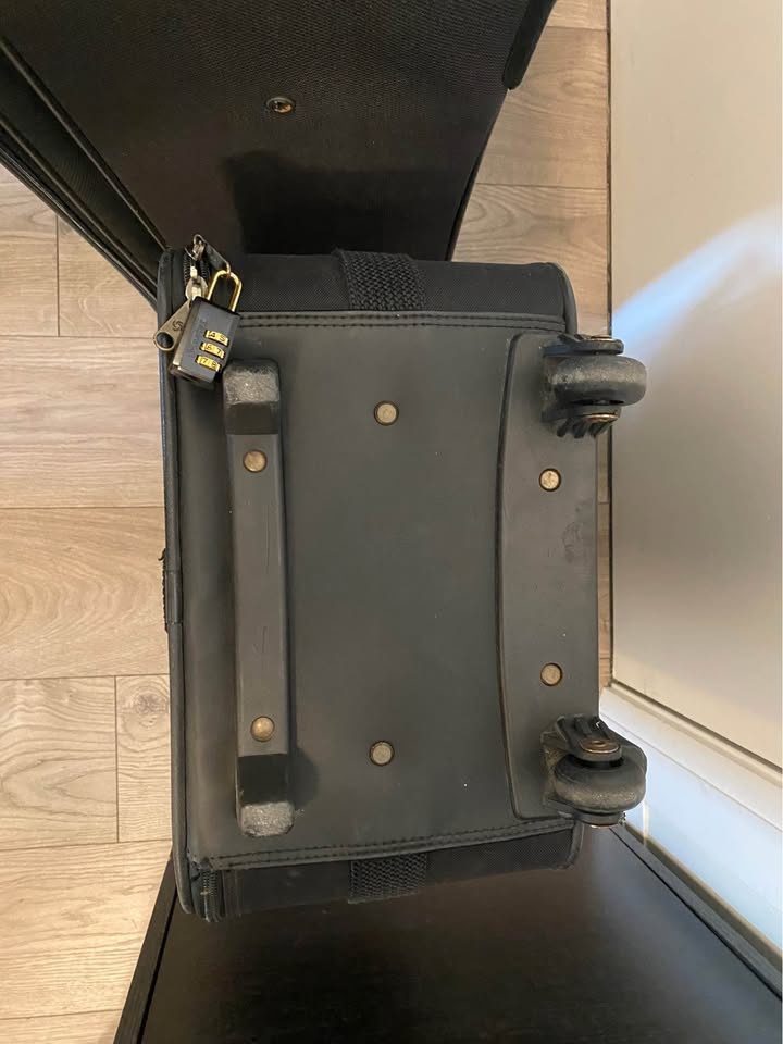 Suitcase pair - photo 5