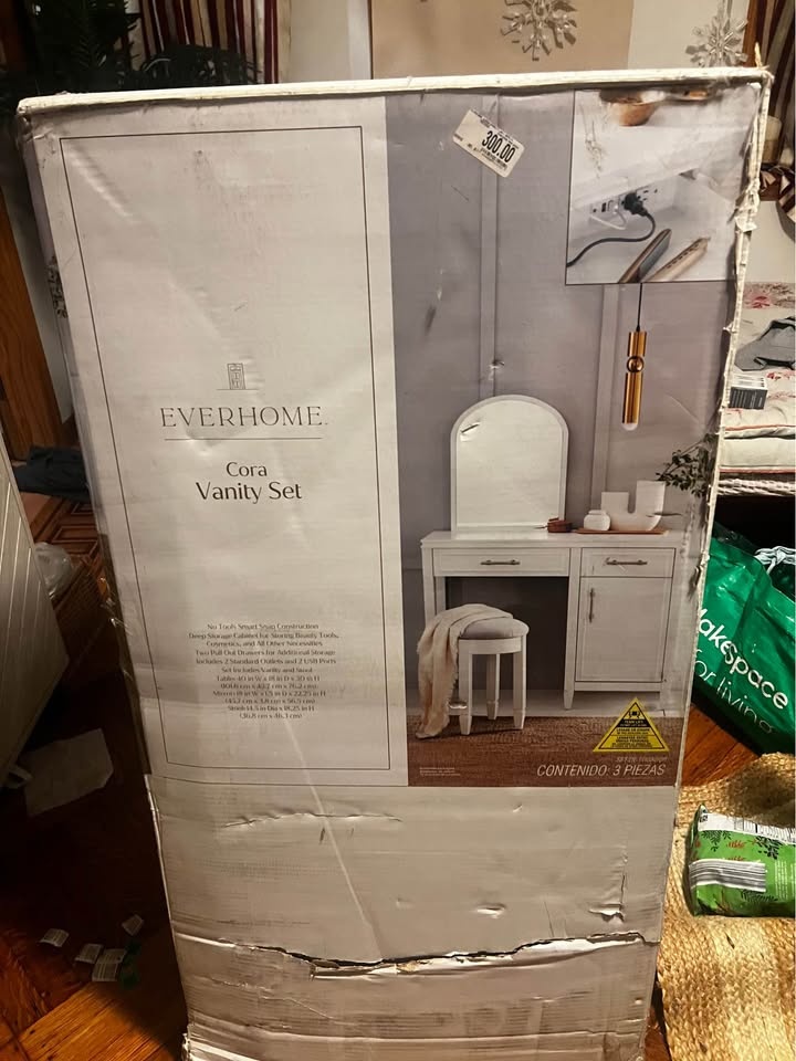 Everhome Cora Vanity Set - new in box - photo 5