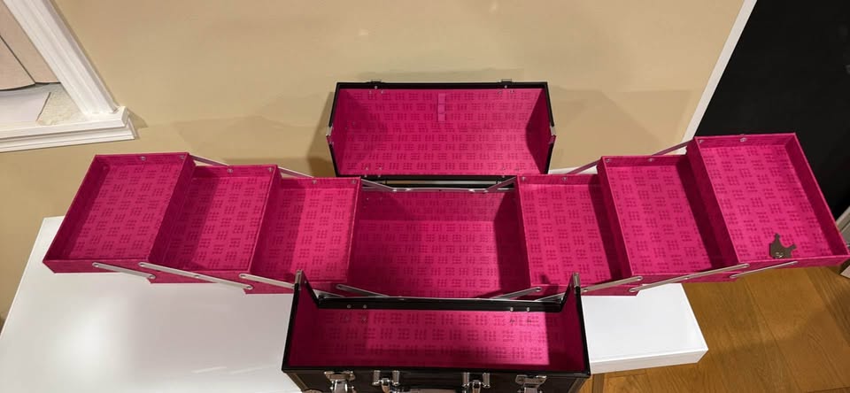Primped & Polished Makeup Case - photo 3