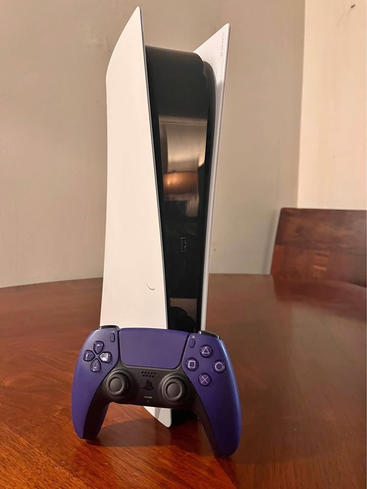 PS5 Digital Edition w/ Custom Controller – Works Perfect