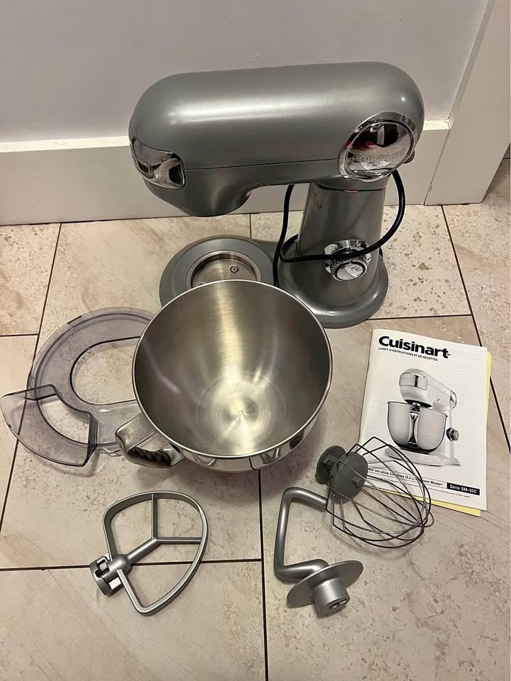 Cuisinart 12 speed stand mixer OBO