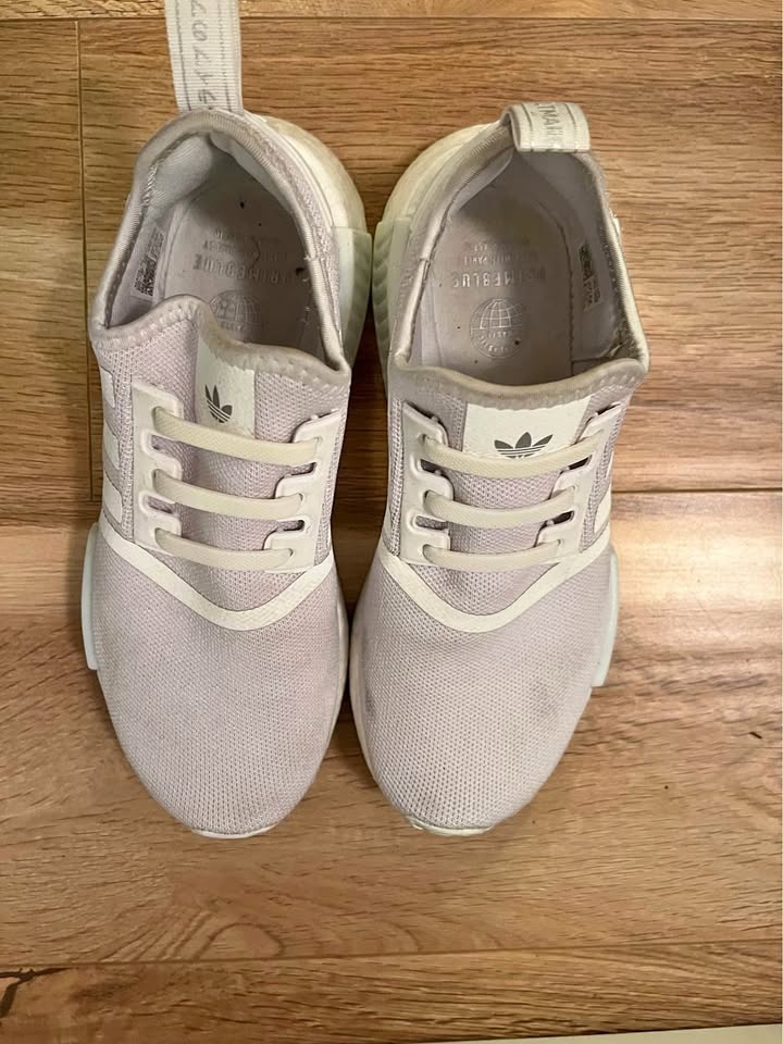 Women’s Runners size 6.5