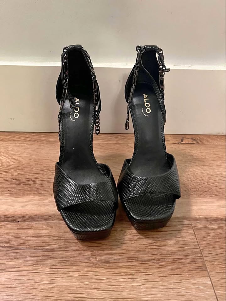 Heels size 7.5
