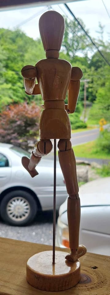 Articulated model figure