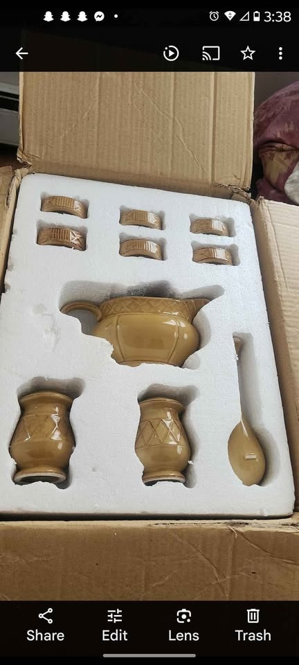 Holiday gravey boat , plate, salt& pepper shakers - photo 4
