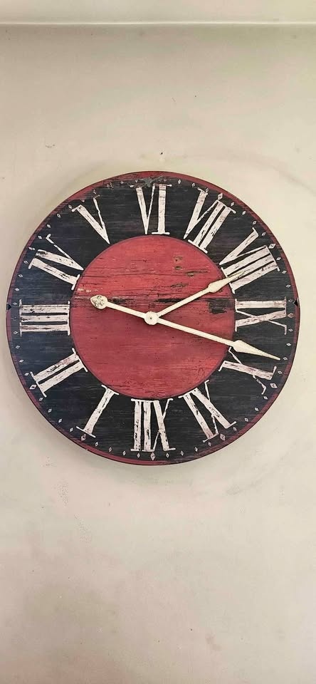 Large rustic round clock 28"x28"