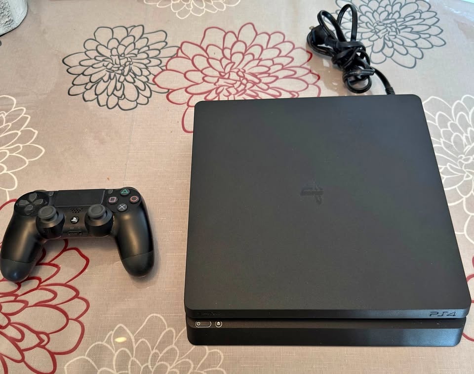 PS4 Slim