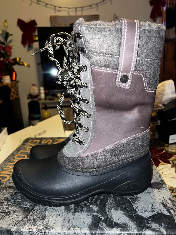 New The North Face boots size 8 - photo 4