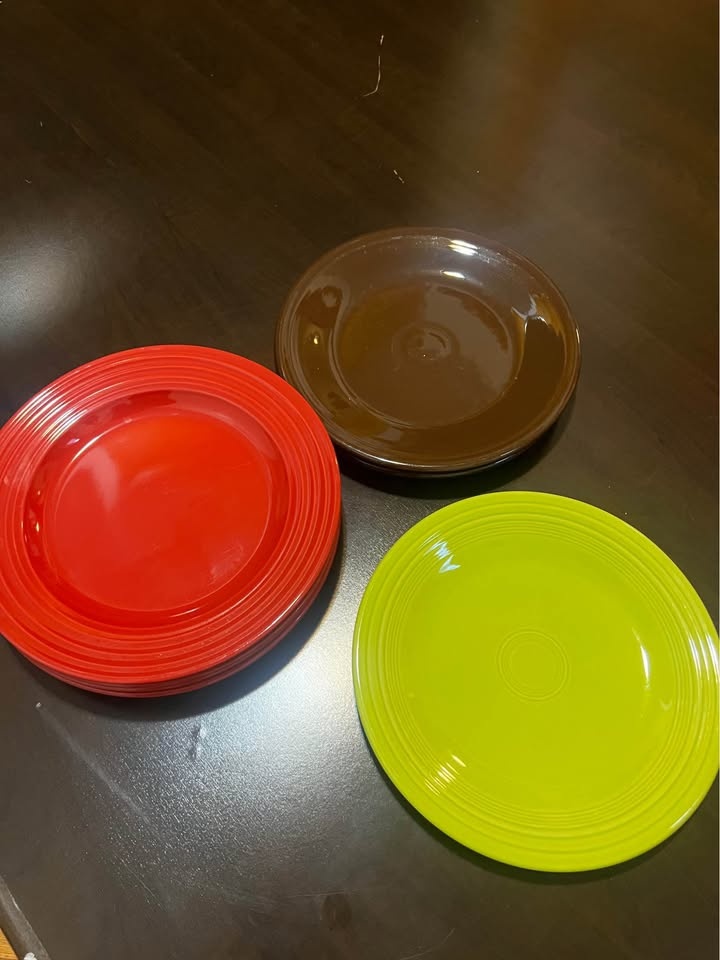 Plate set - green red and brown - new never used - photo 4