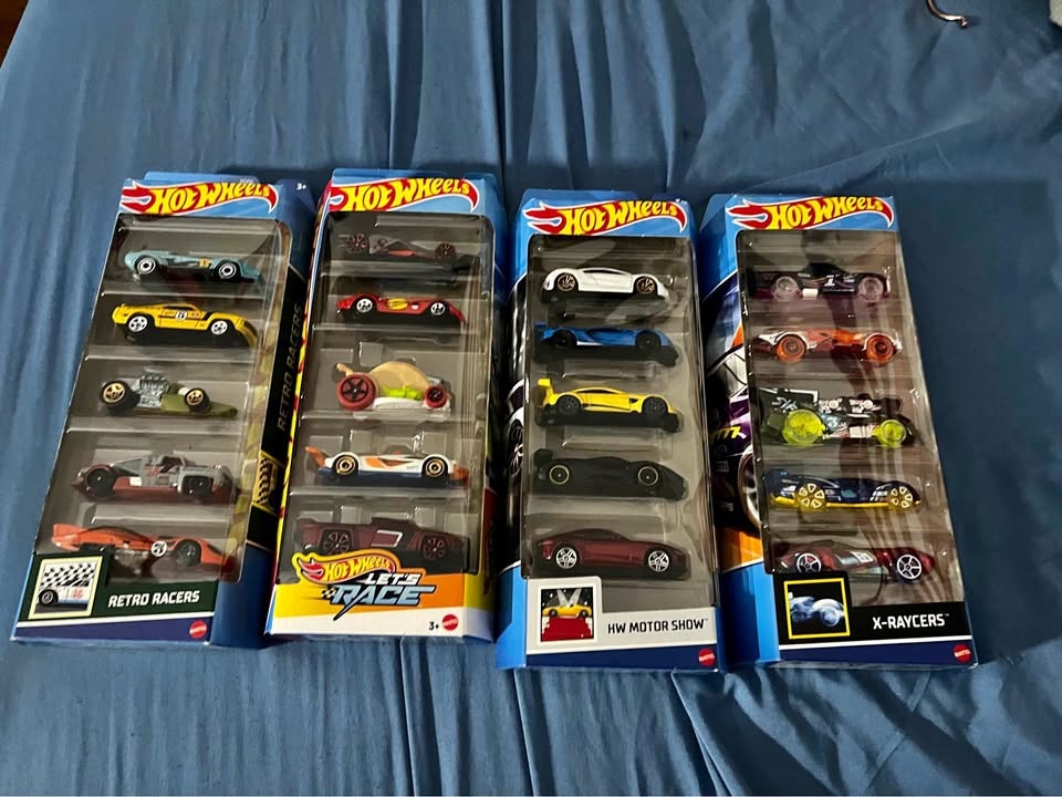 Hot Wheels 5 Pack Motor Show, Retro Racers, Let’s Race