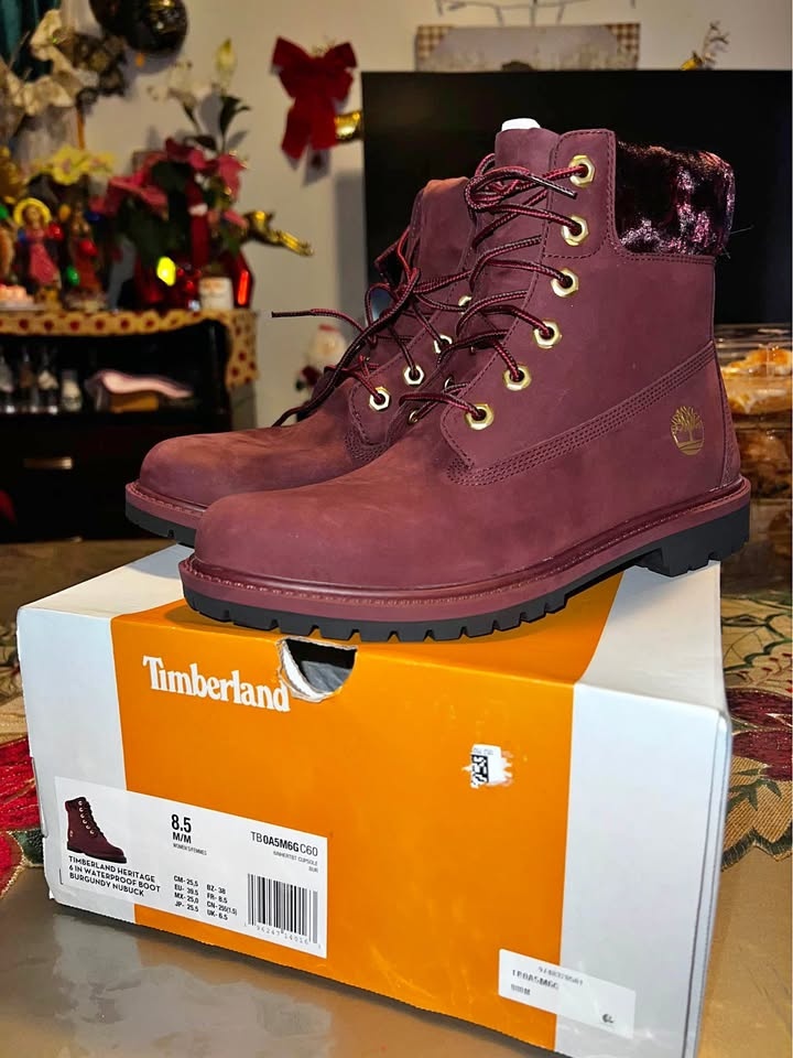 Timberland Burgundy red women size 8.5