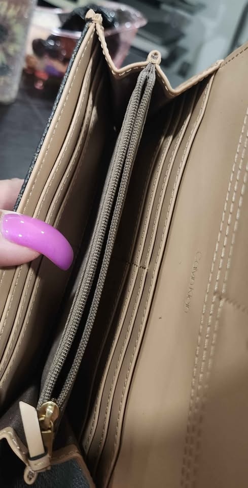 3 Different Styled Hand Held Wallets please read - photo 2
