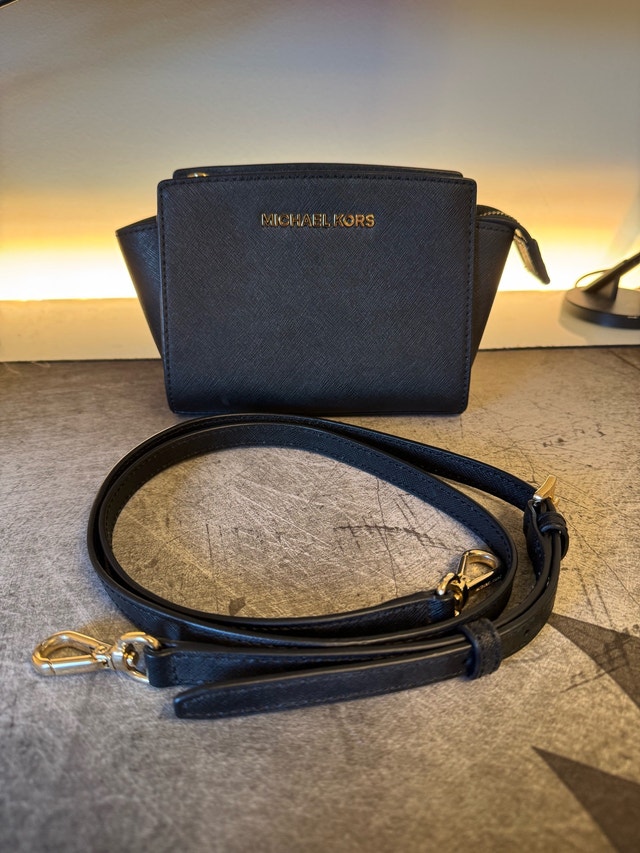 Michael Kors purse with strap
